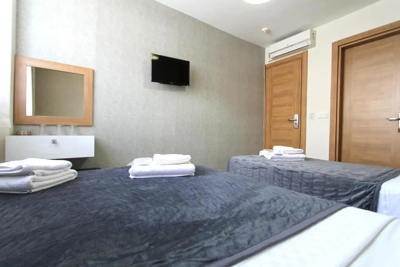 Metrohill Hotel