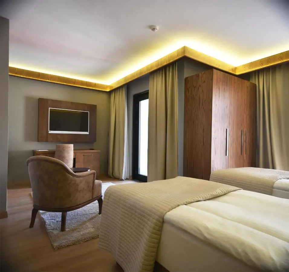 The Elegant Hotel