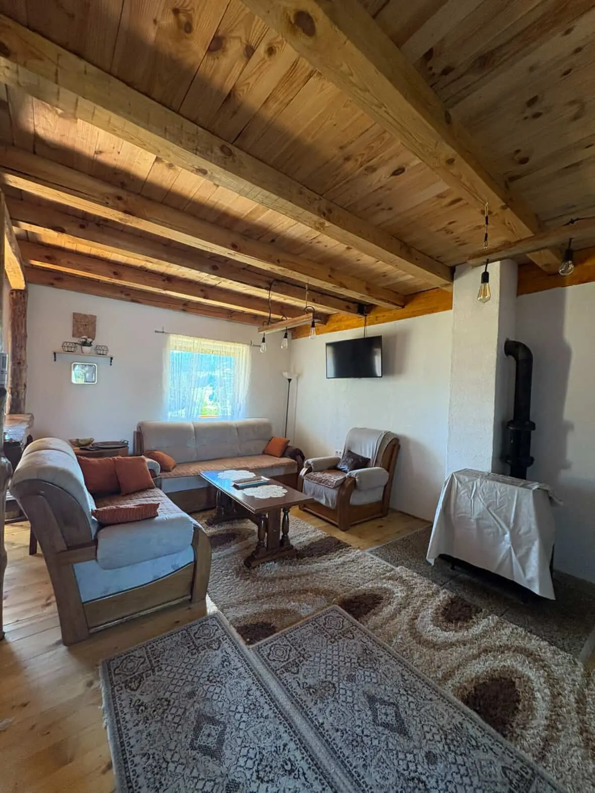 House Tikica Vlasic / Mountain view
