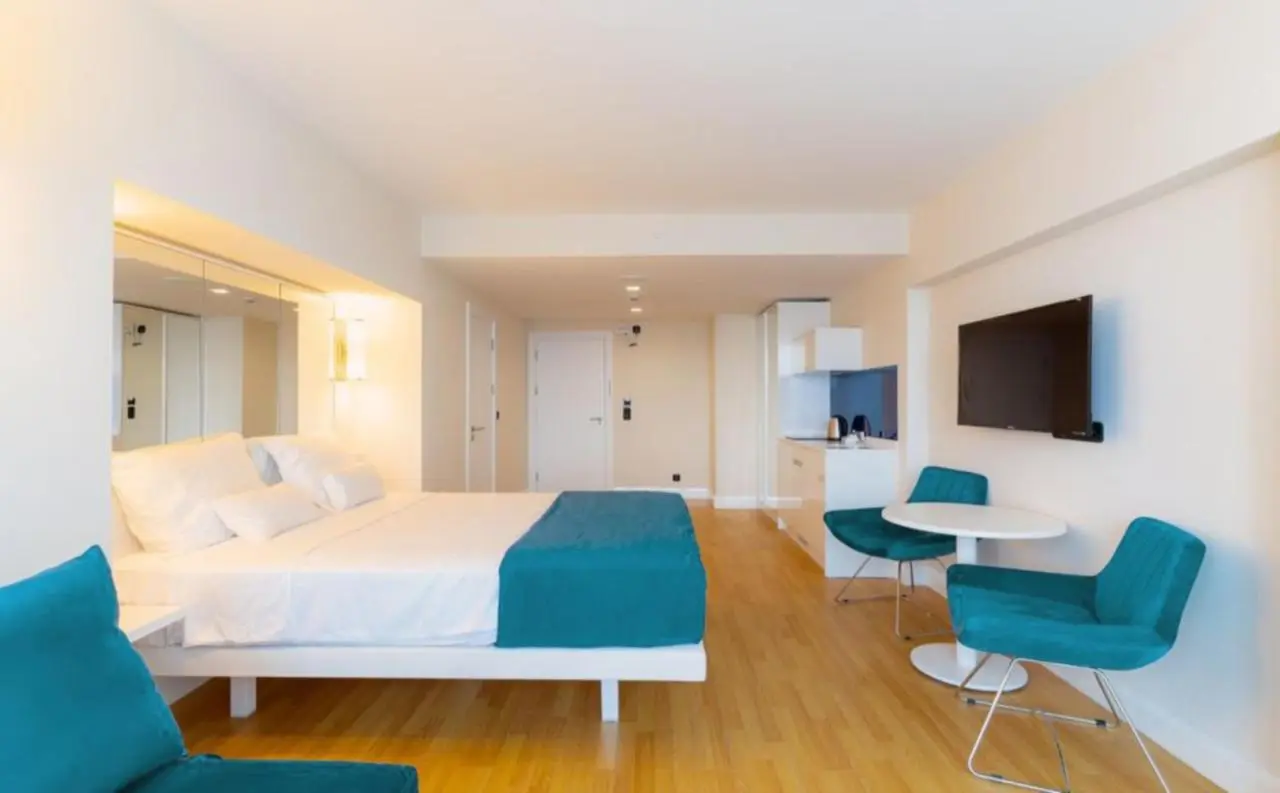Next Wave Aparthotel