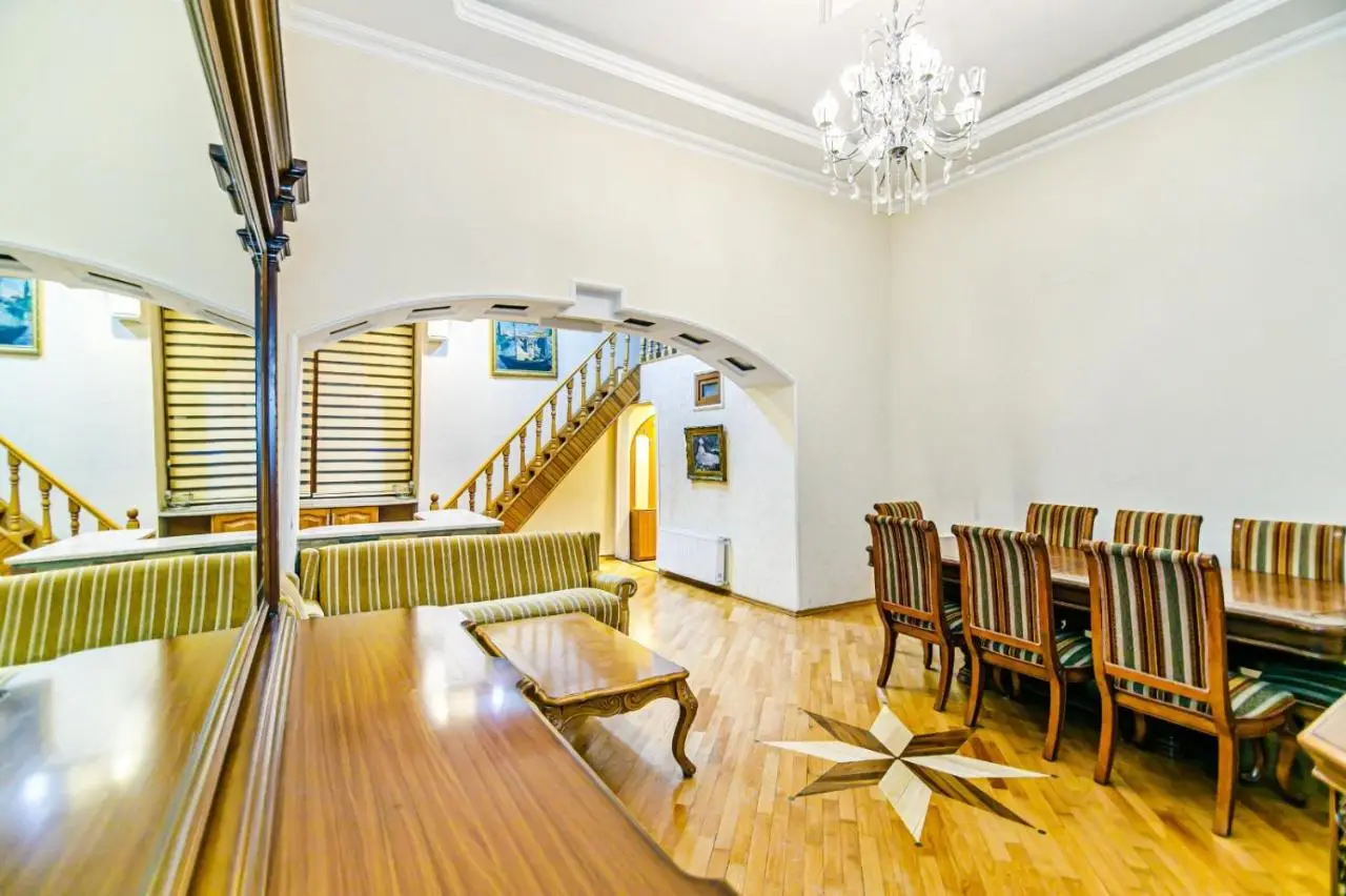 Apartment Hiss Lux