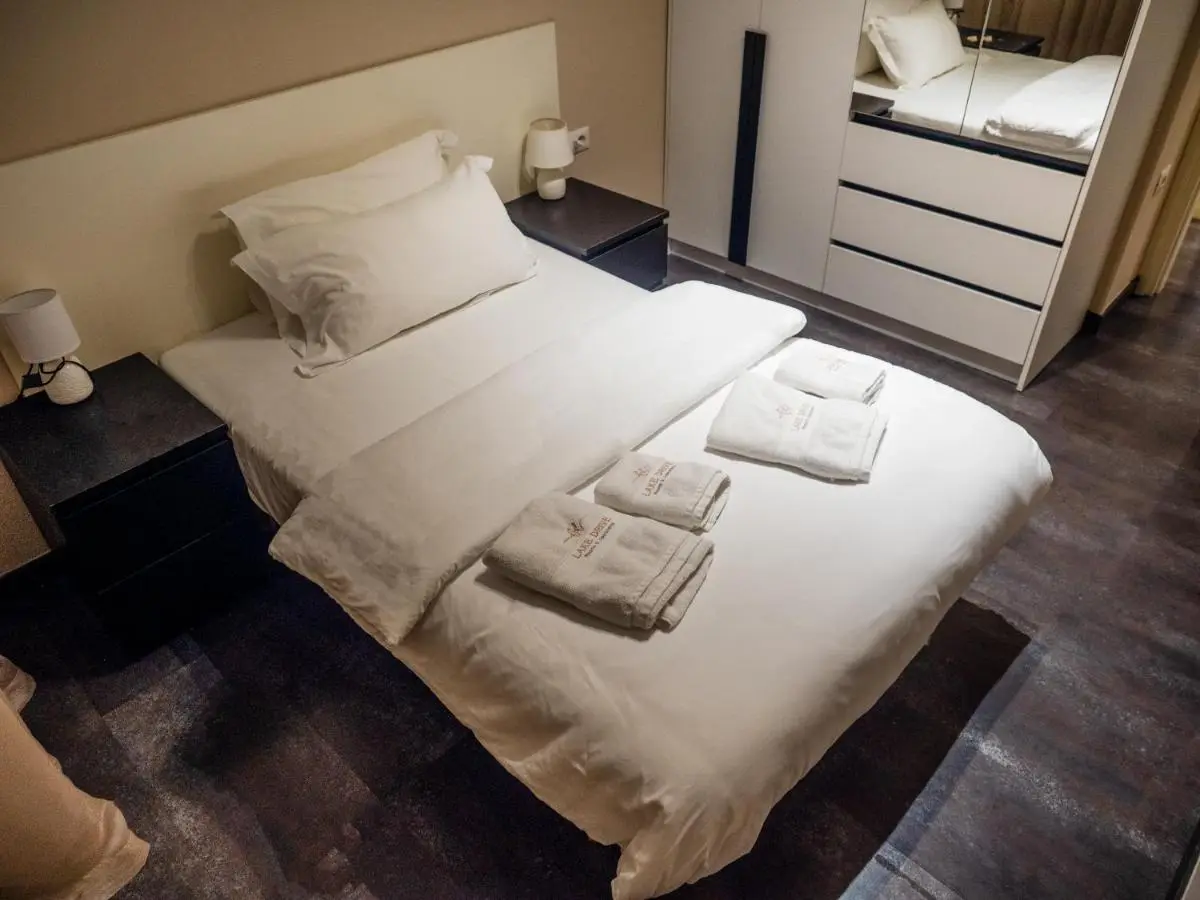Lake Drive Rooms&Apartments