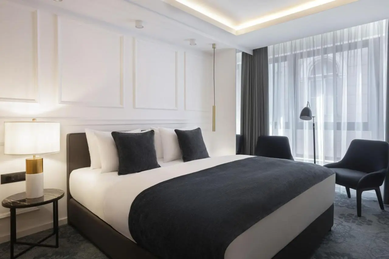Apeiro City Avant-garde Hotel