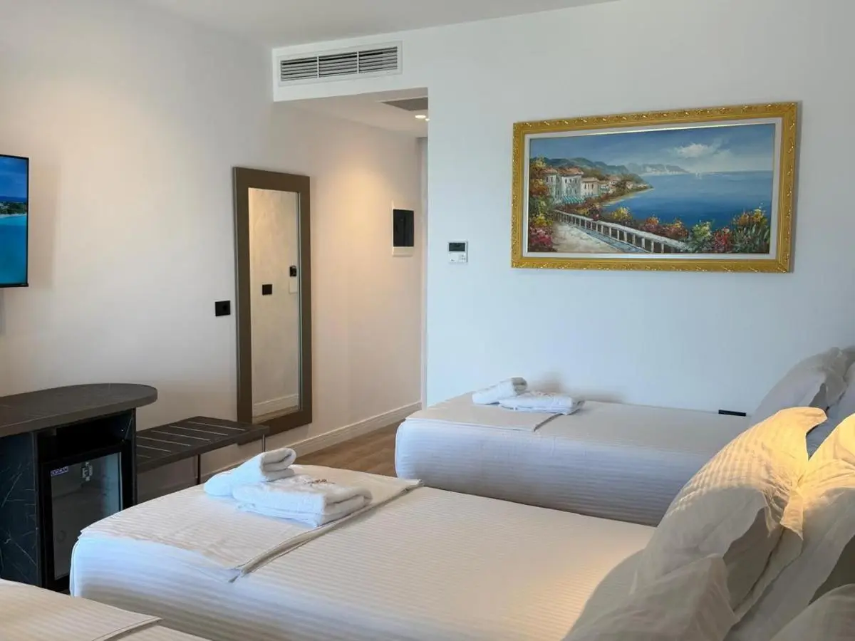 The Queen's Lion Premium HOTEL