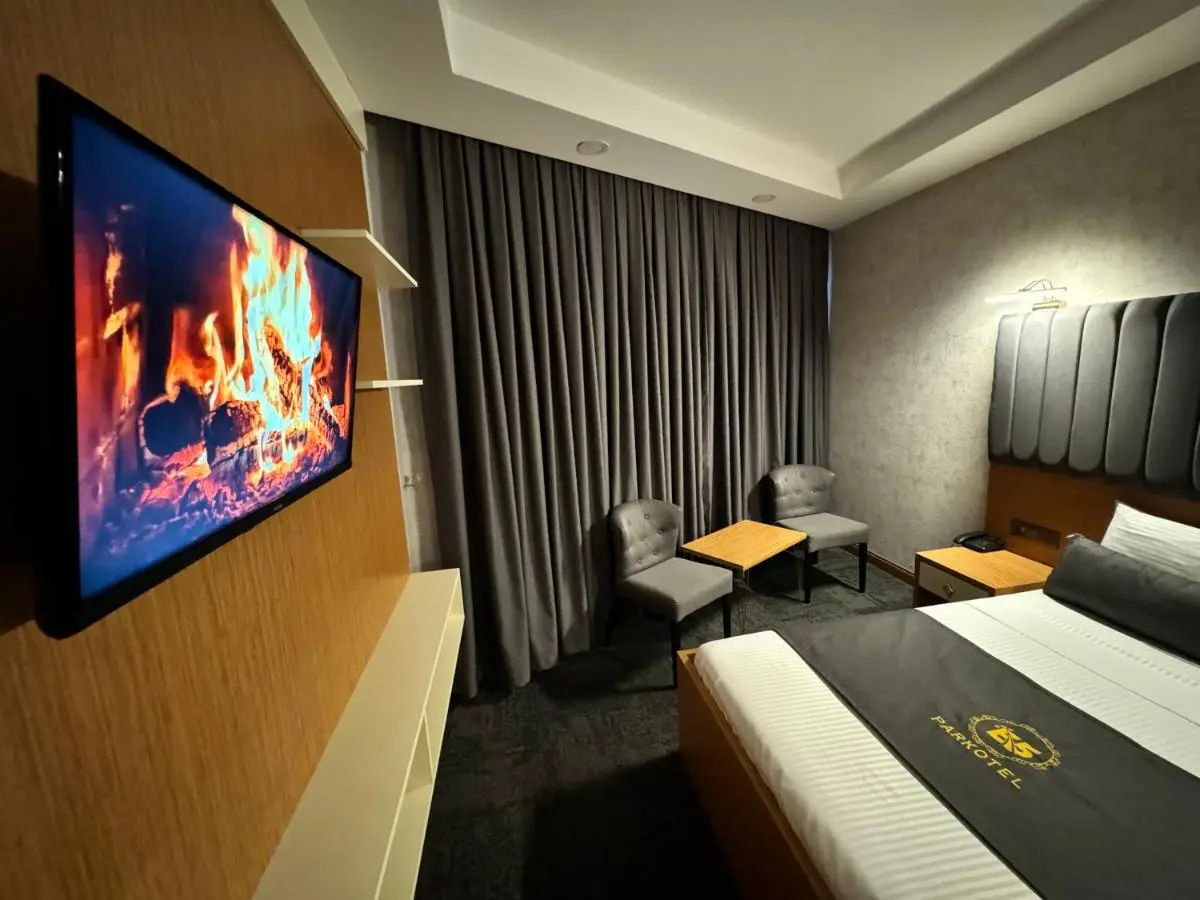 E5 PARK OTEL