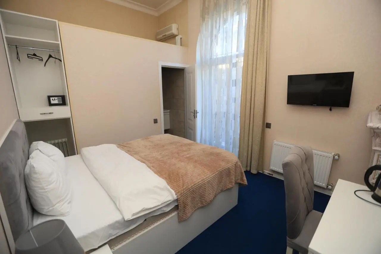 NH Nizami Hotel