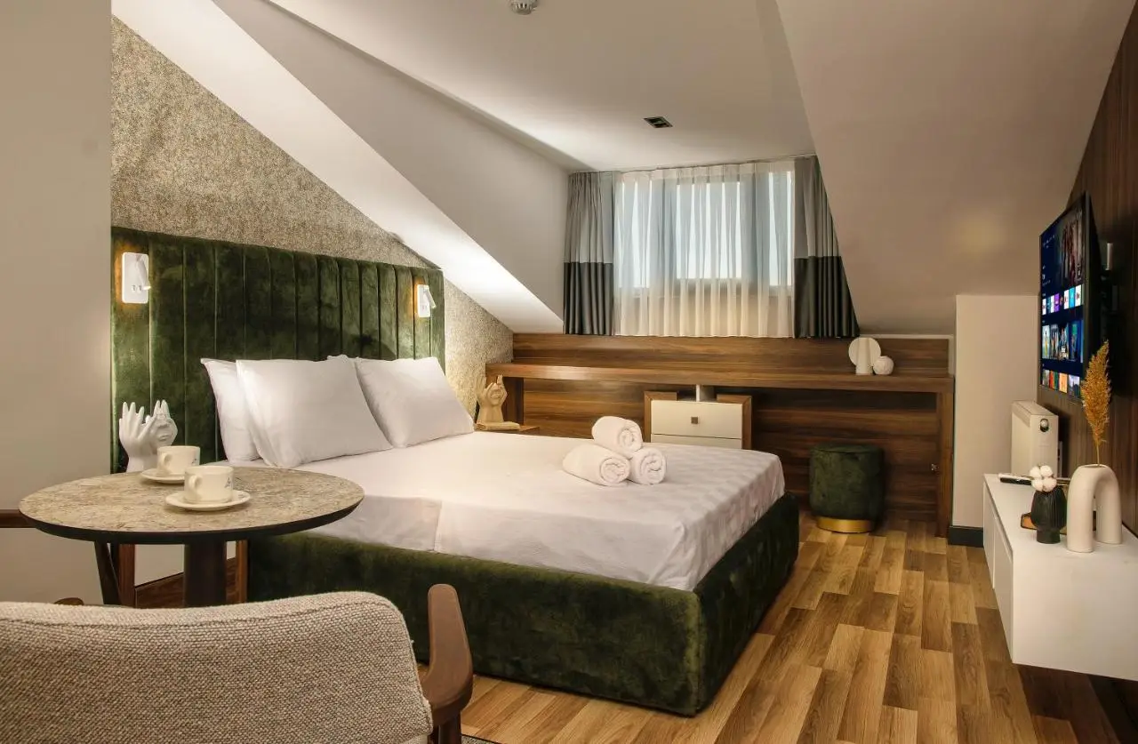 La Mia Suites