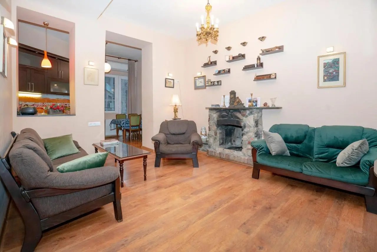 Apartment Baratashvili street