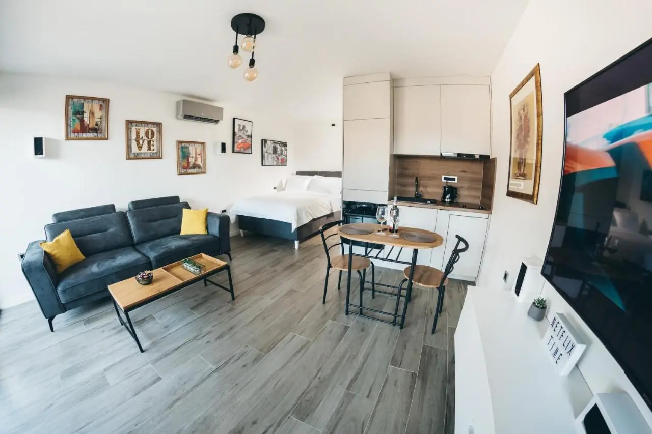 HelloSky Apartment