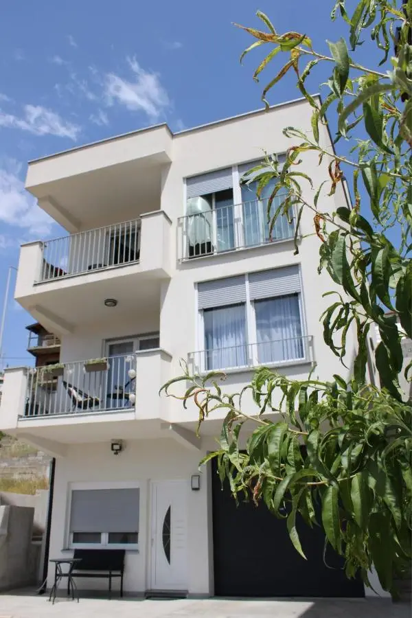 Apartment Merry Harmony Heights - Balcony & Free Garage & Parking