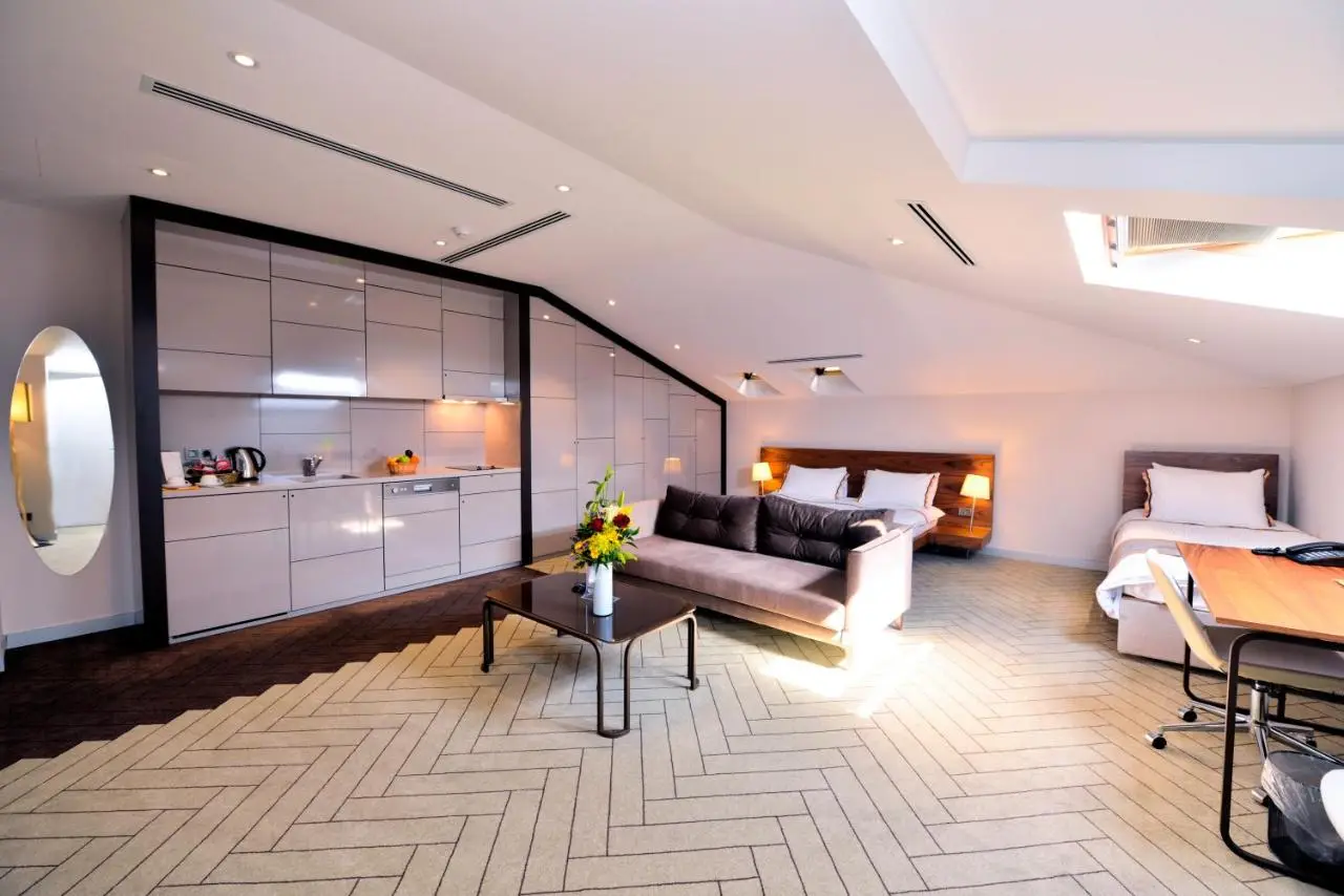 Upsuites Hotel