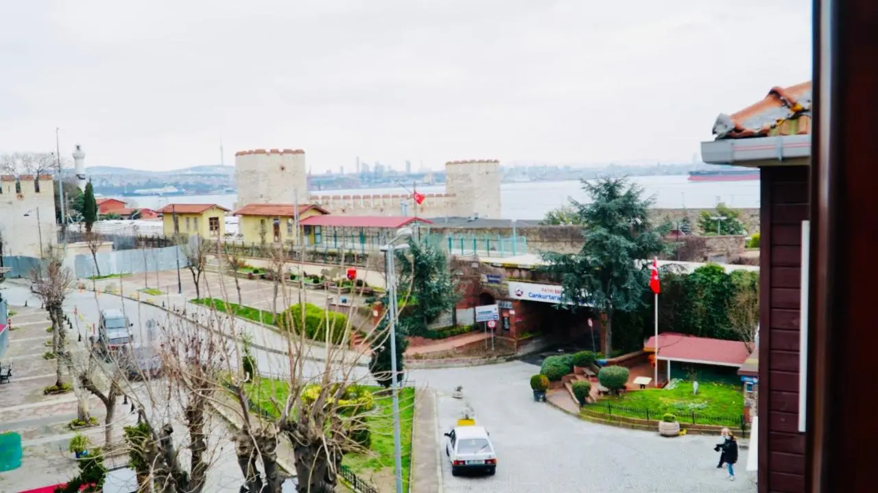 QONAQ HOTEL & SUITES