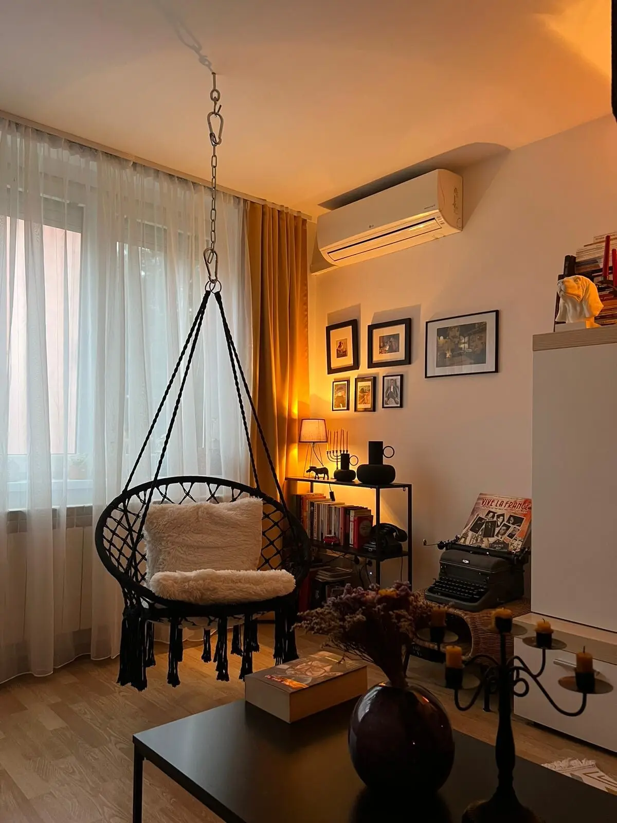 Private room in authentic and charming city nest