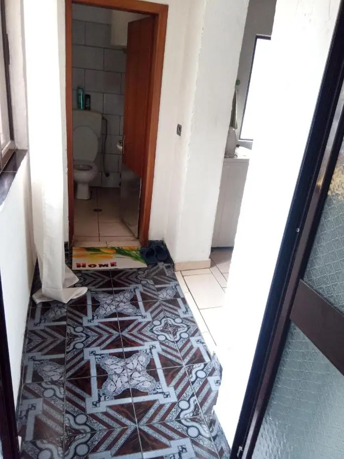 Private Flat In House 17