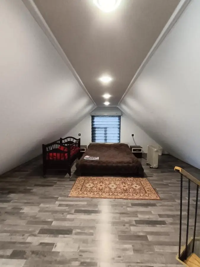Praqa House