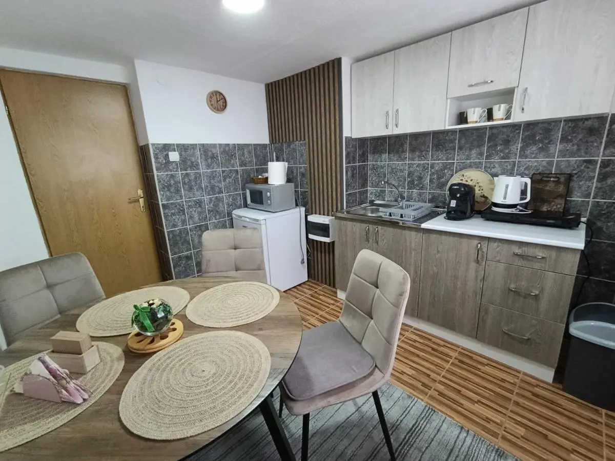 Apartman 4A