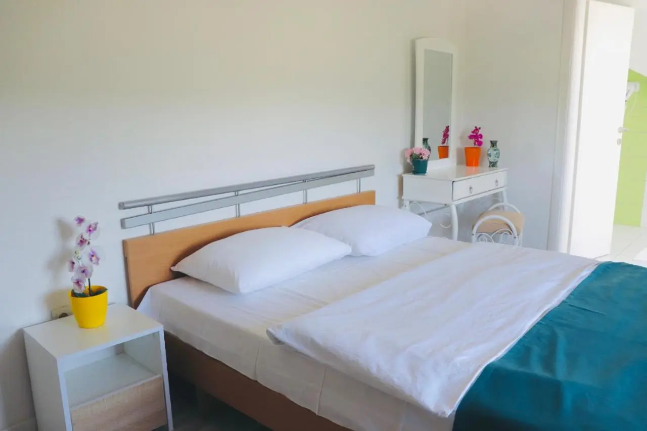 Villa Saraj with Swimming Pool & Jacuzzi near Sarajevo