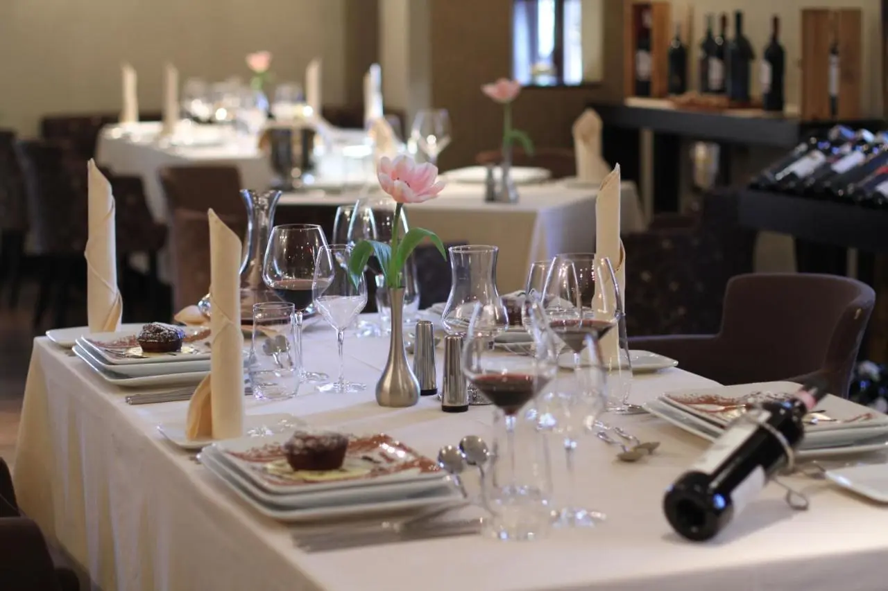 MonarC Hotel