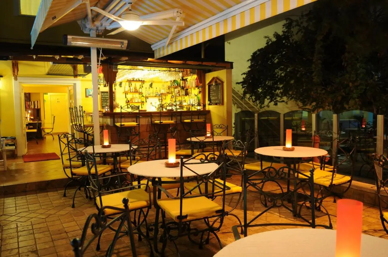 A&B Home Hotel