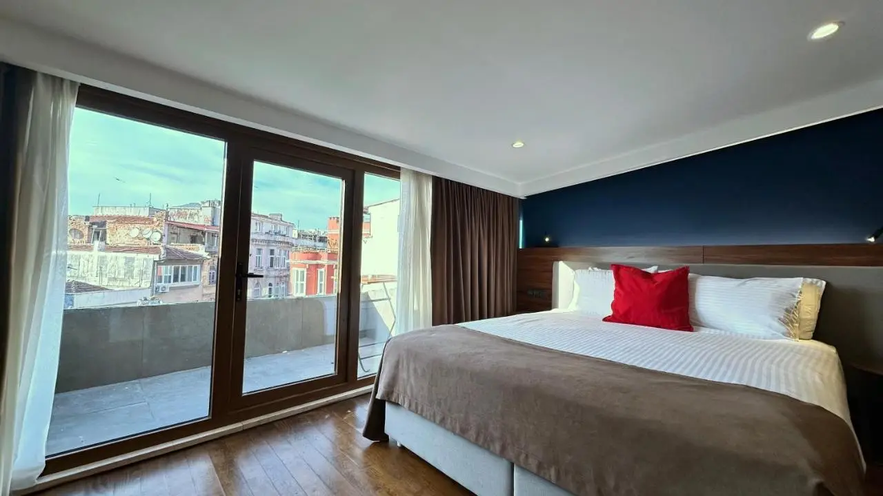 Snog Rooms & Suites