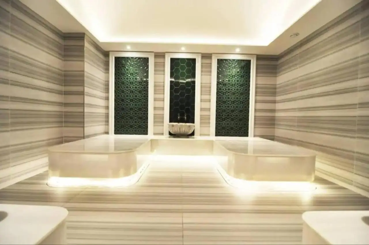 Gorgeous Modern 1BD Condo Views w PoolGym! #255