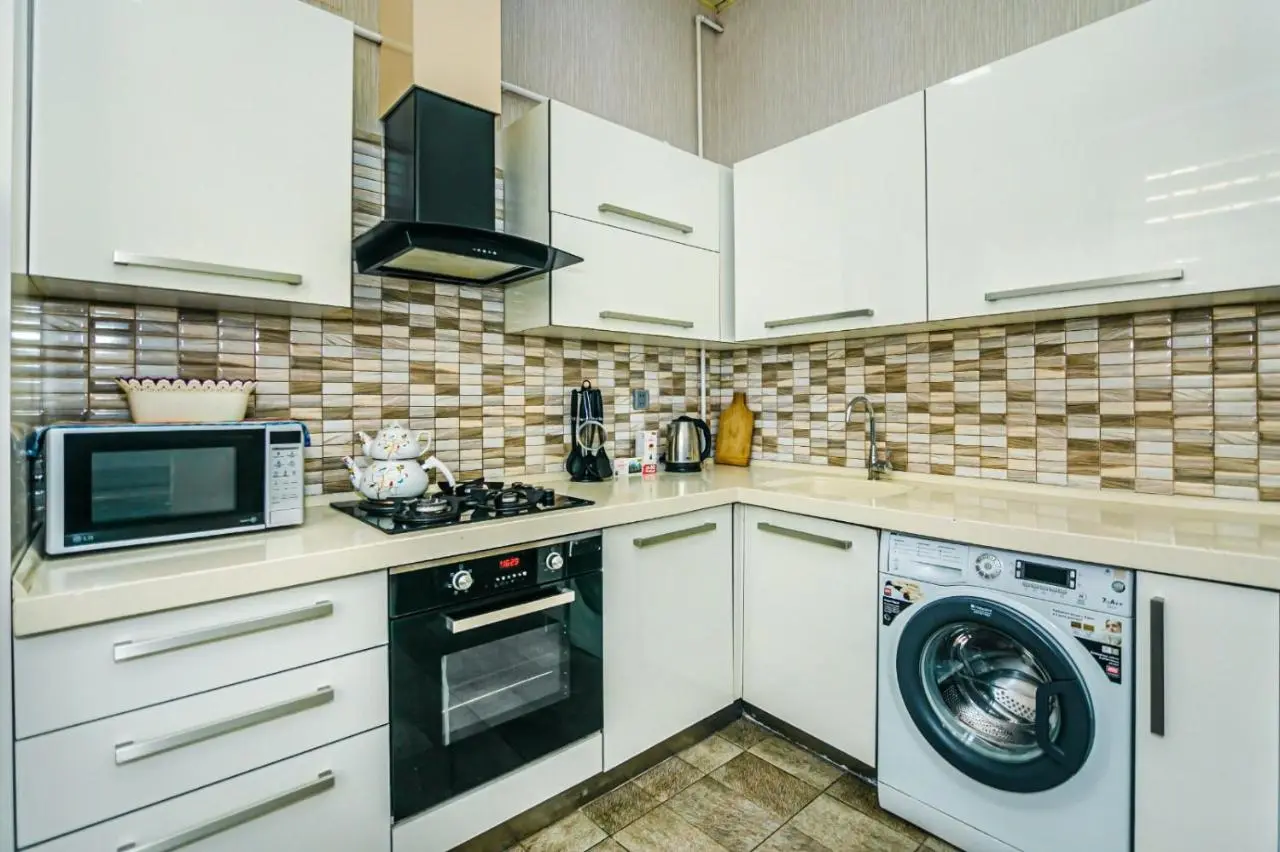 Azneft Square Deluxe Apartment