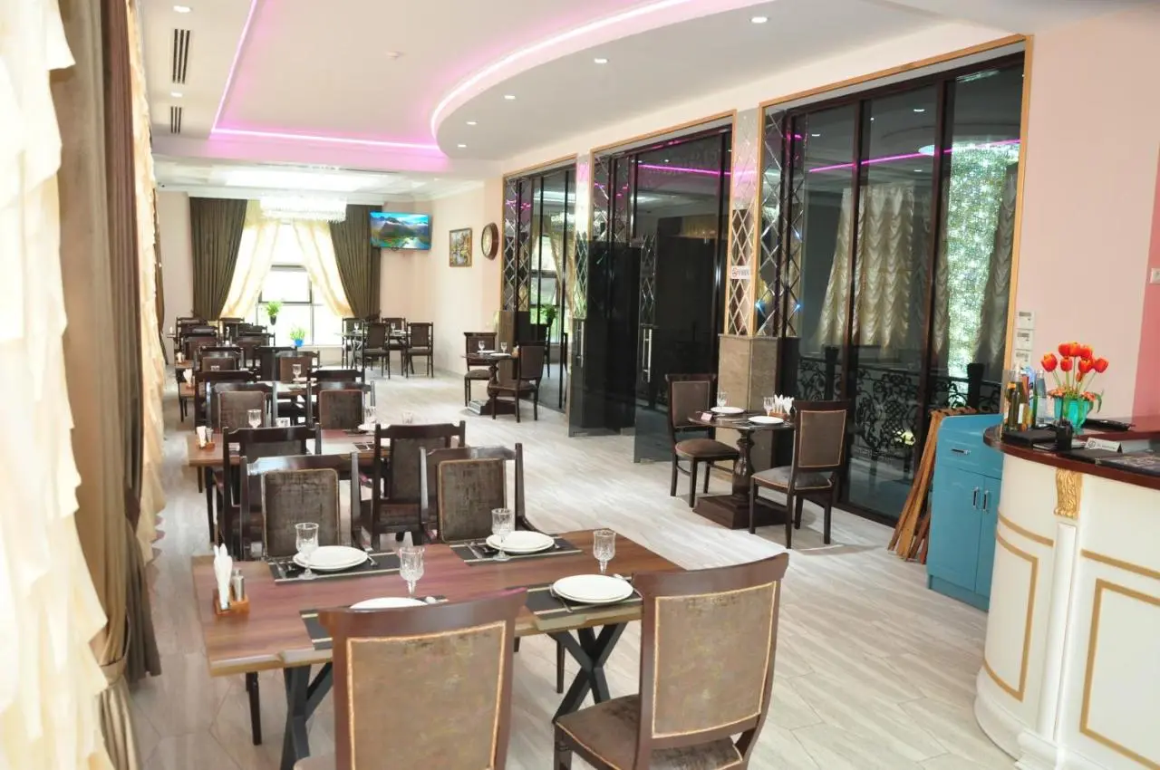 Deluxe Family Hotel