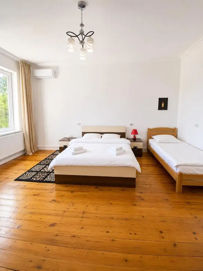 Lia's Guest House