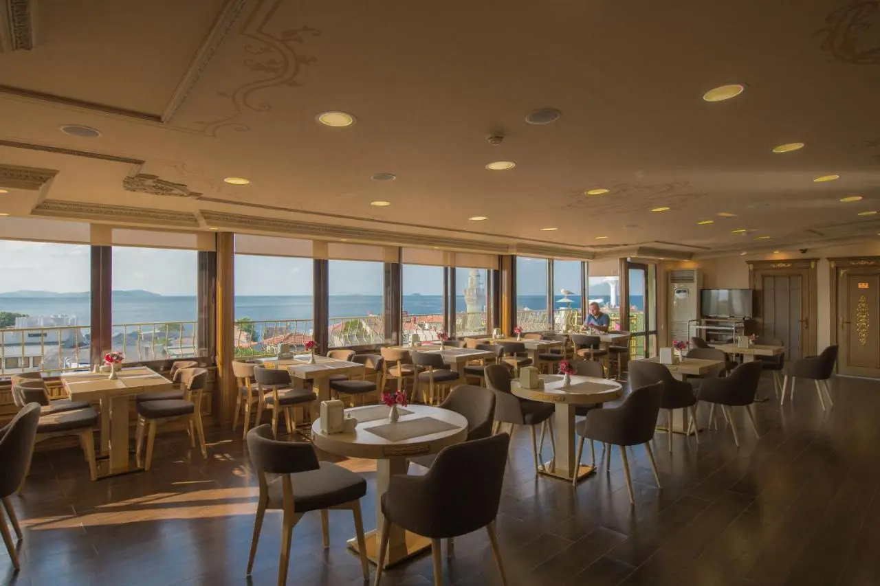 Kaftan Hotel