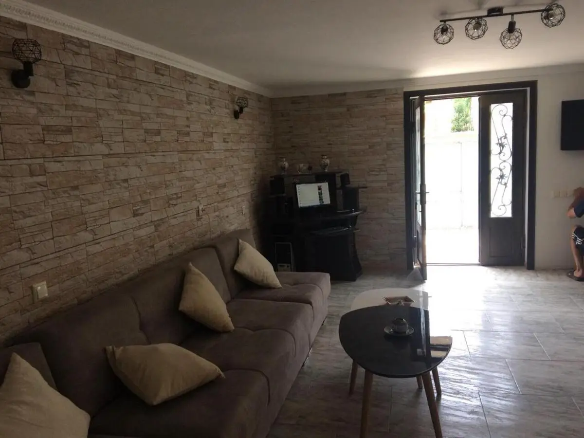 Kvara's House