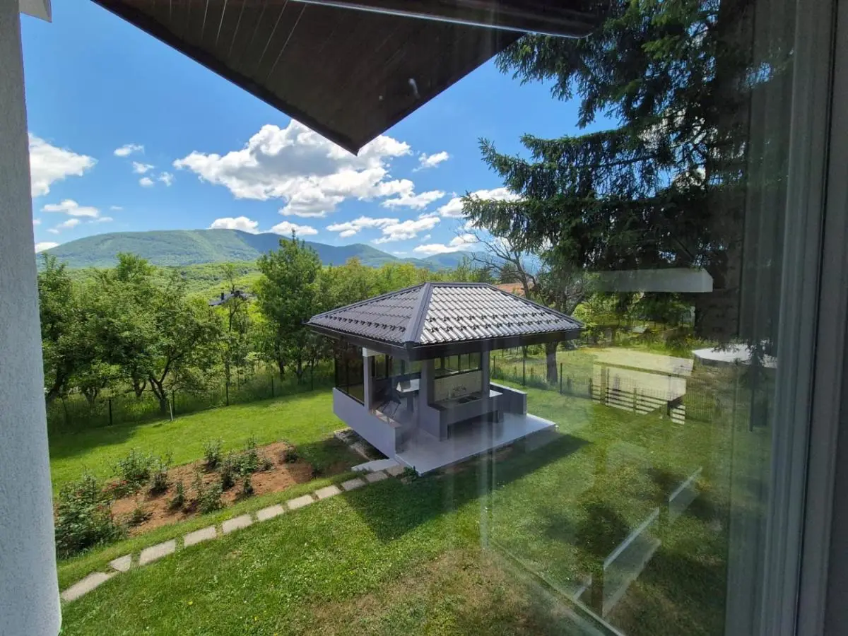 EmUm family cottage