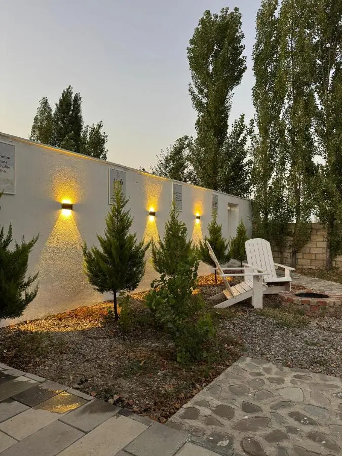 Guba White House