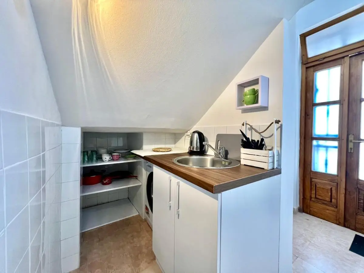 Modern Two-Bedroom Apartment with Garden & Parking