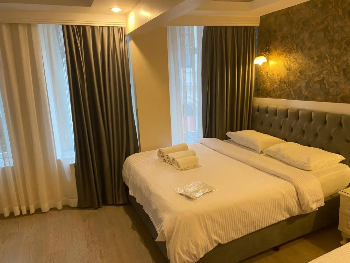 Lazz City Hotel
