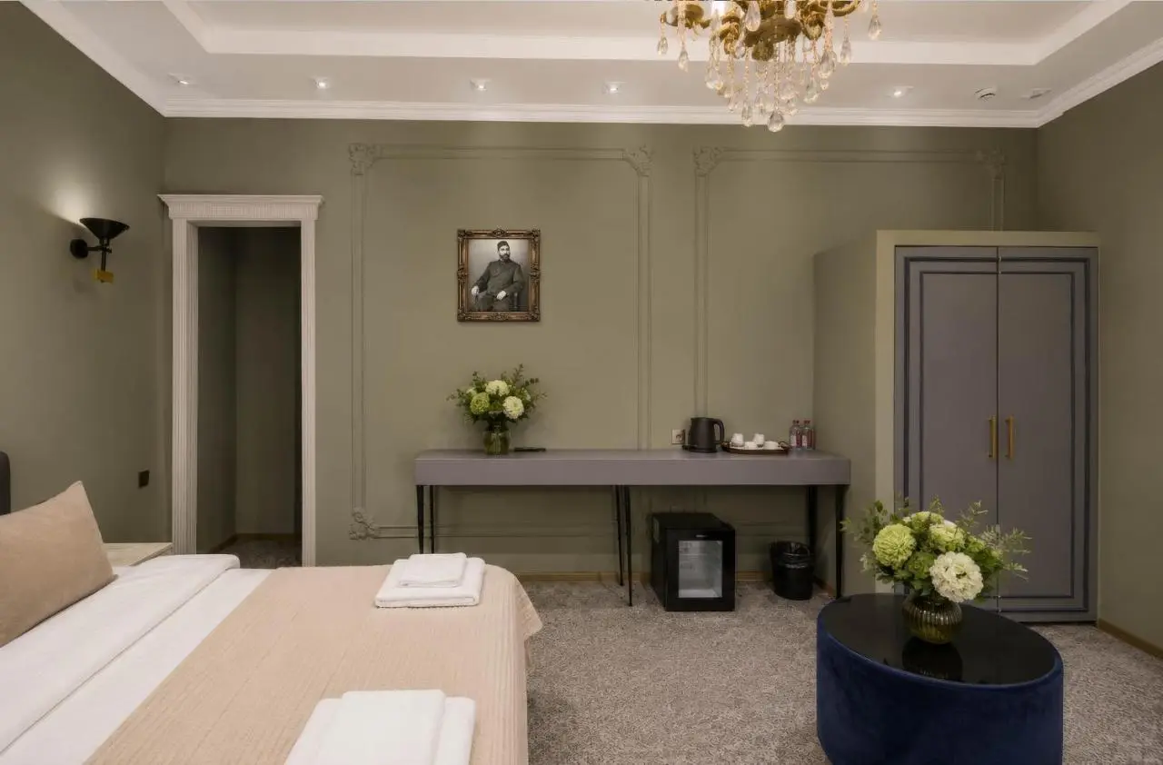 Old Money Boutique Hotel