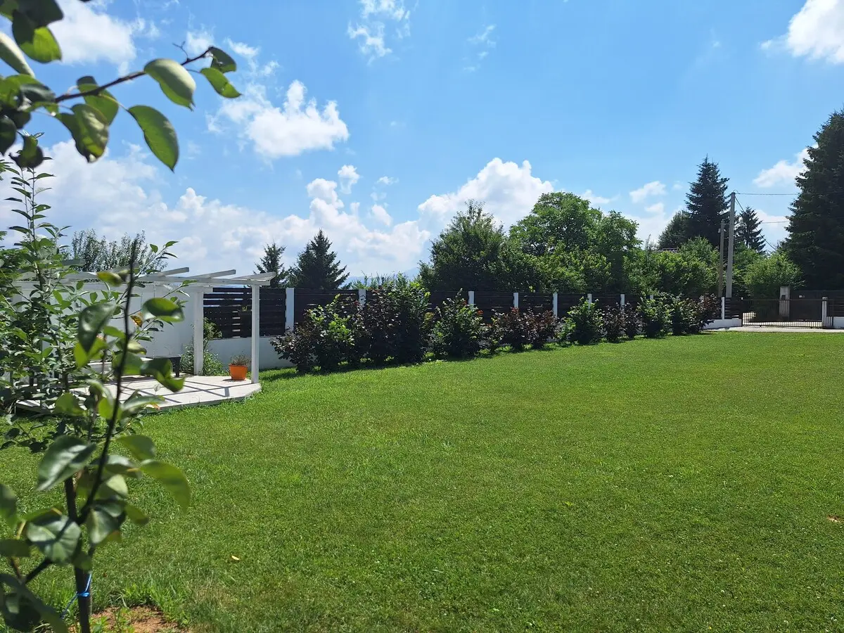 Villa Arkado - 3-bedroom villa with outdoor pool