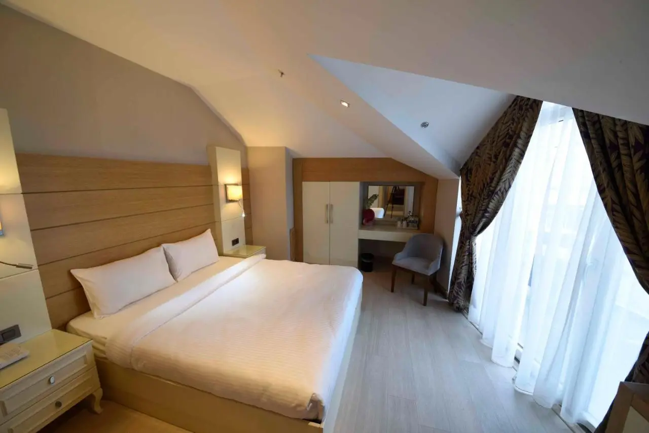 Le Mirage Hotel