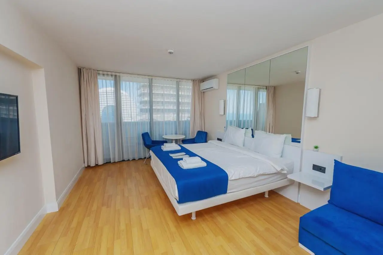 ApartHotel in Orbi City Sea View