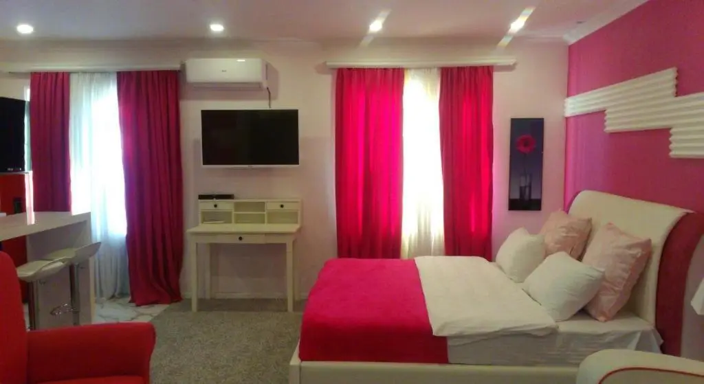 Hotel Lilo near Airport