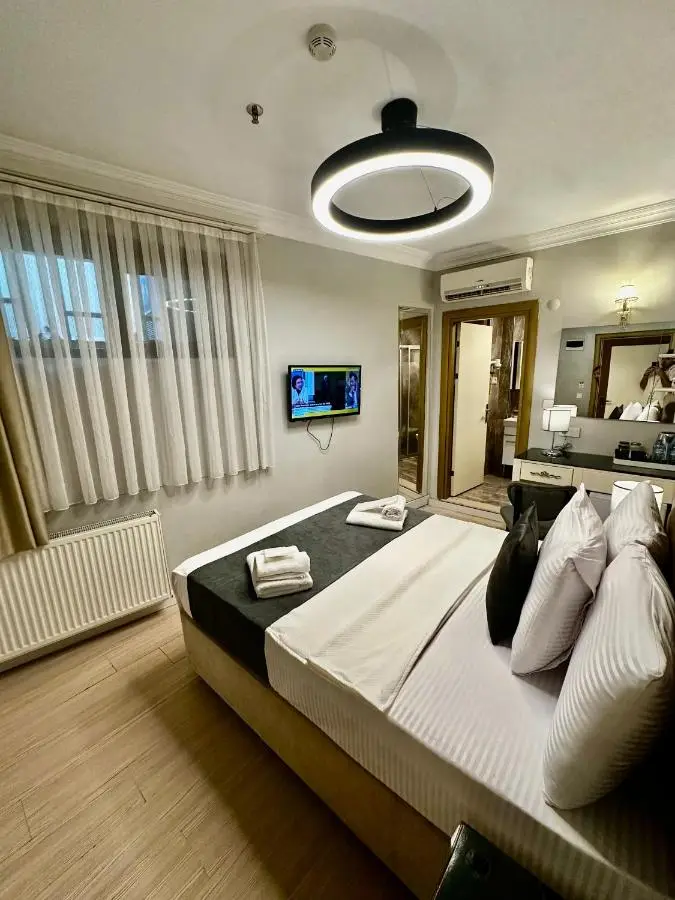 LElLl HAGİA SOFİA OTEL
