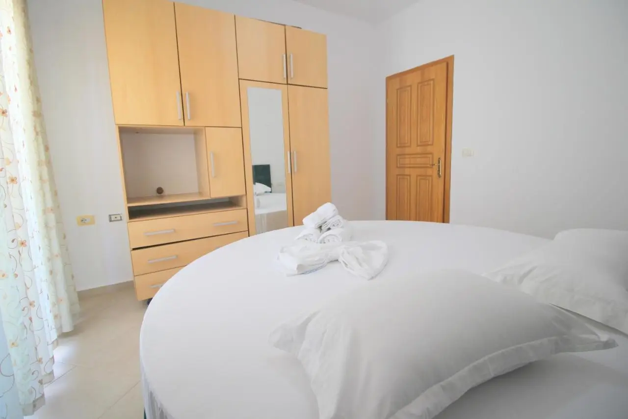 July Seaview Apartments