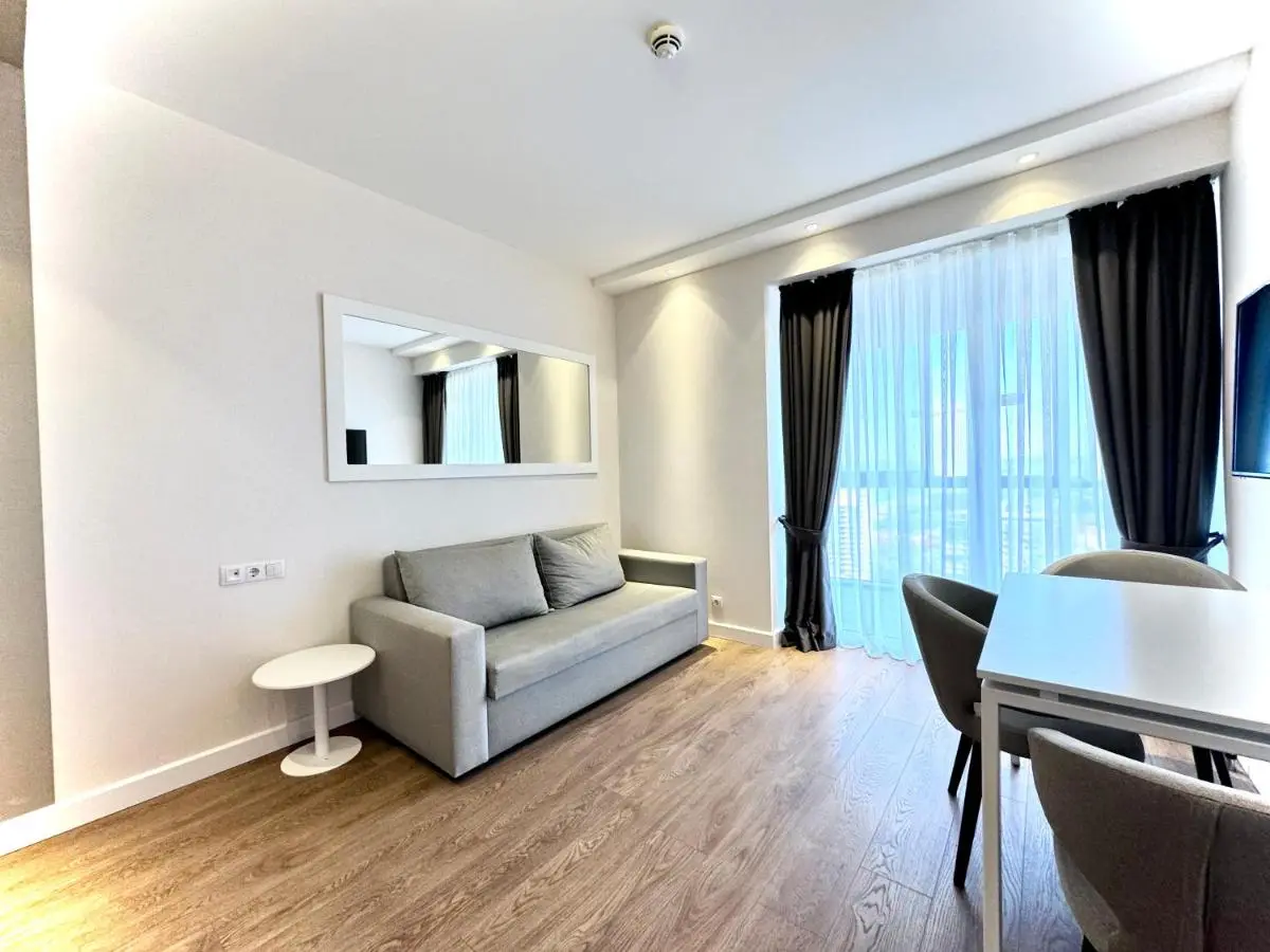 Sunshine Signature Apartments in Alliance Palace