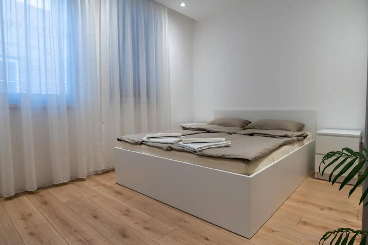 Beautiful modern apartment with large livingroom
