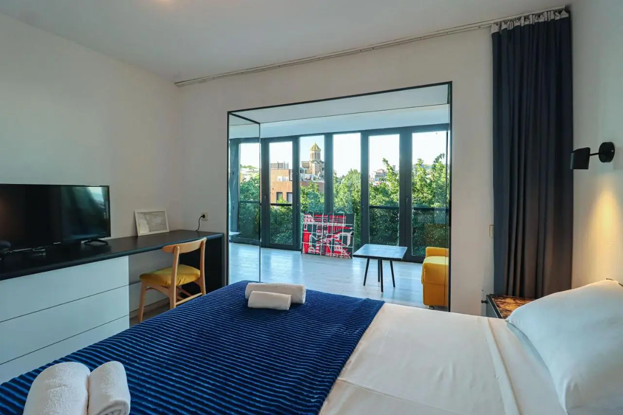Bright 1BR with Sameba view Avlabari - by Wehost