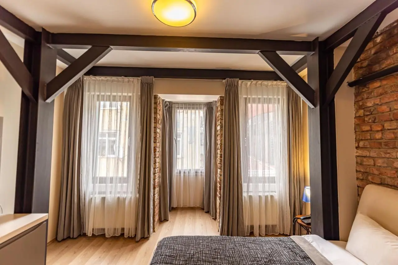 Calanthe Residence