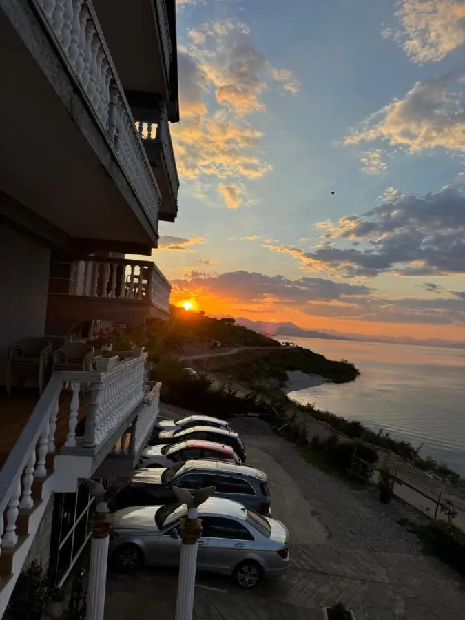 Bella Vista