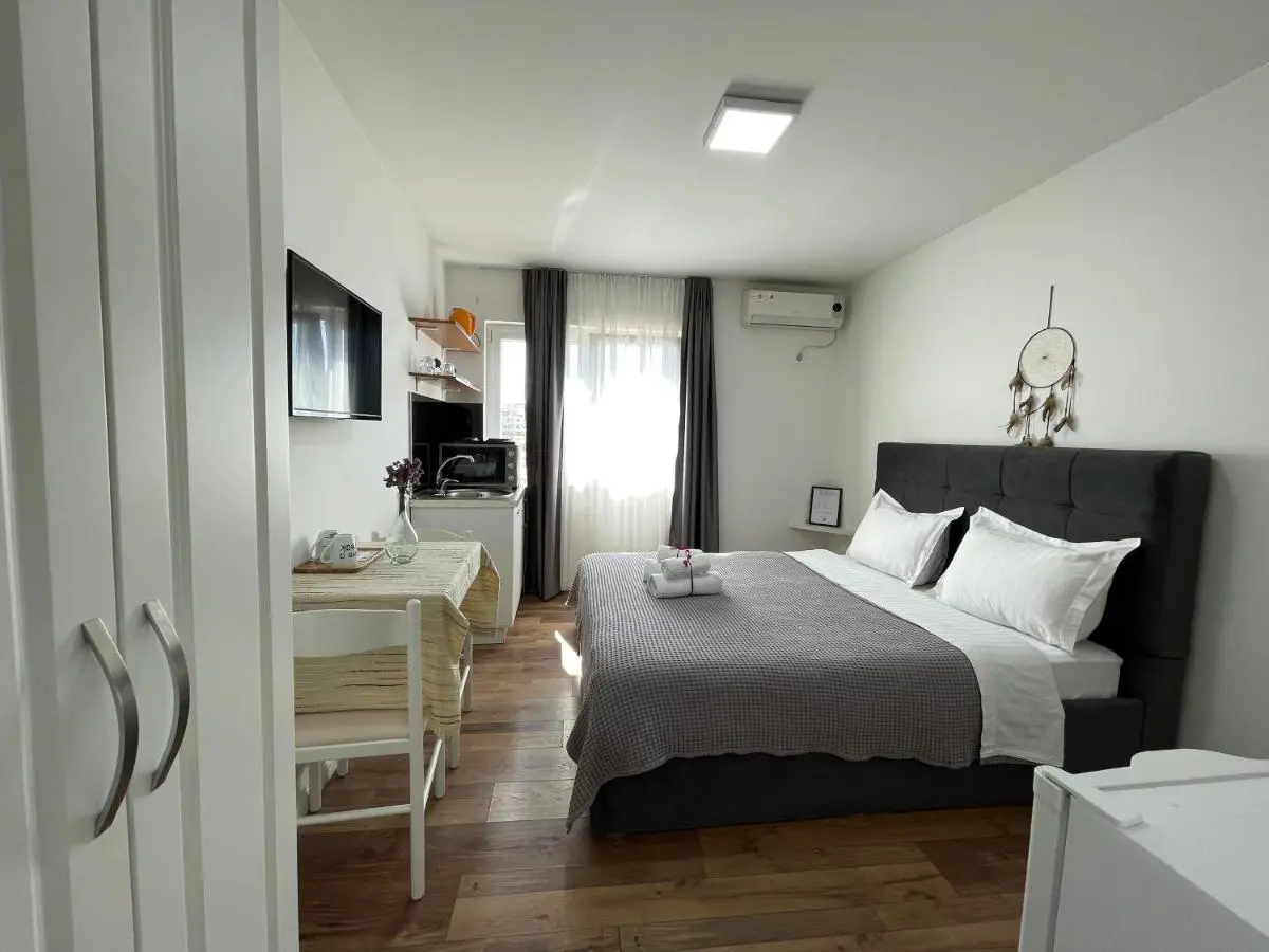 Central Studio Apartments