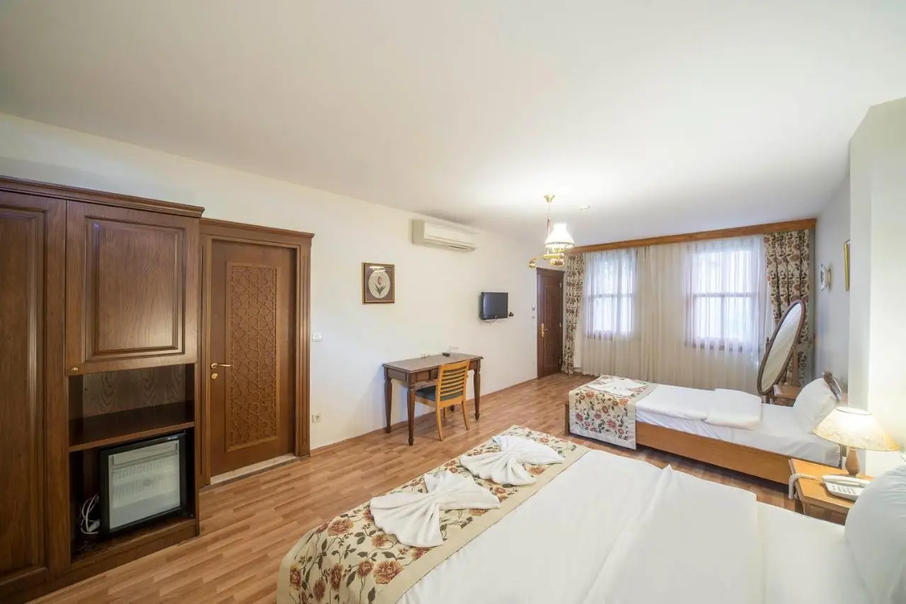 Lalinn Hotel