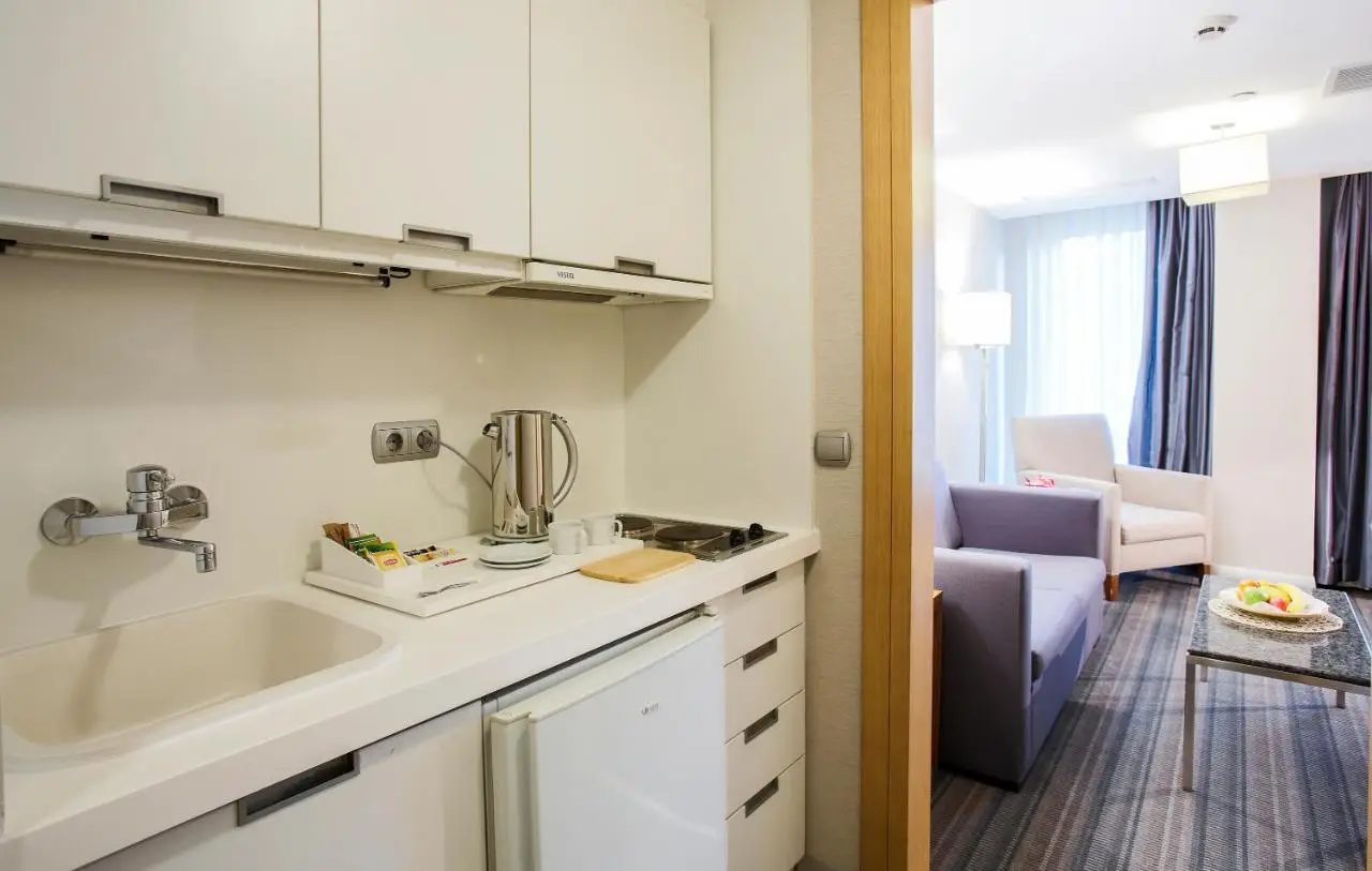 Housez Suites & Apartments Special Class