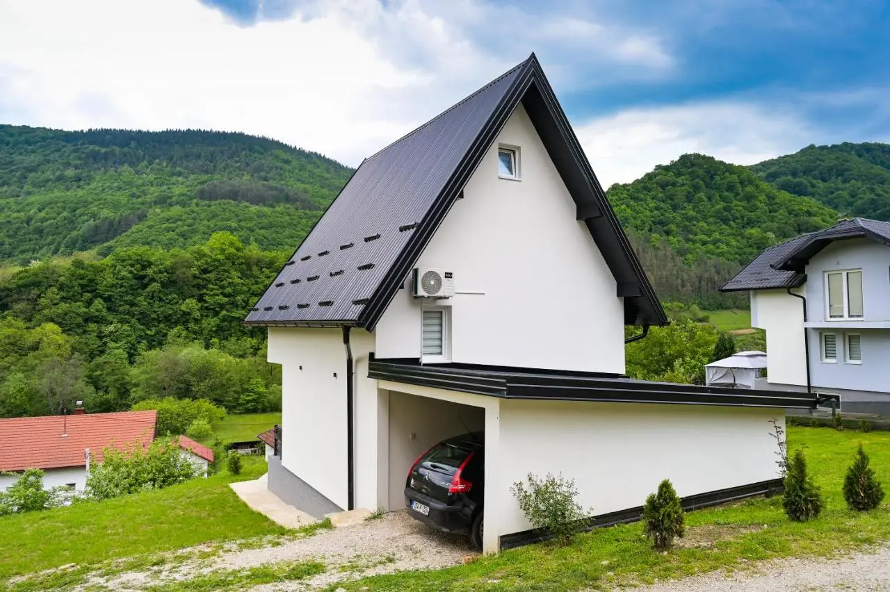 Ćato s cottage